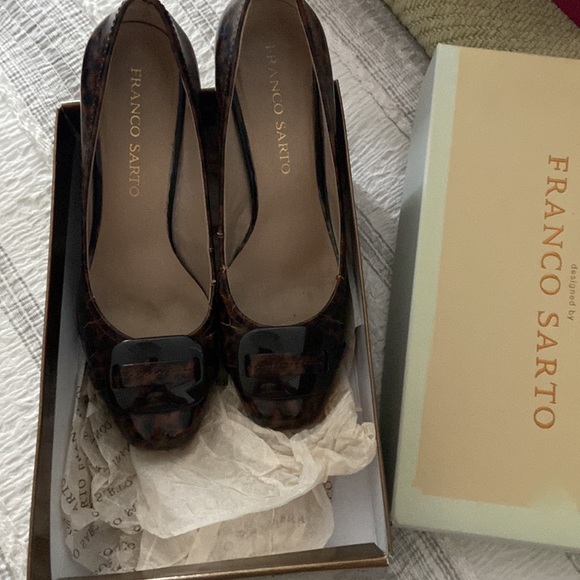 Franco Sarto Leopard Patent Leather heels - 7/12. Classic yet sexy and STUNNING! - Picture 2 of 12